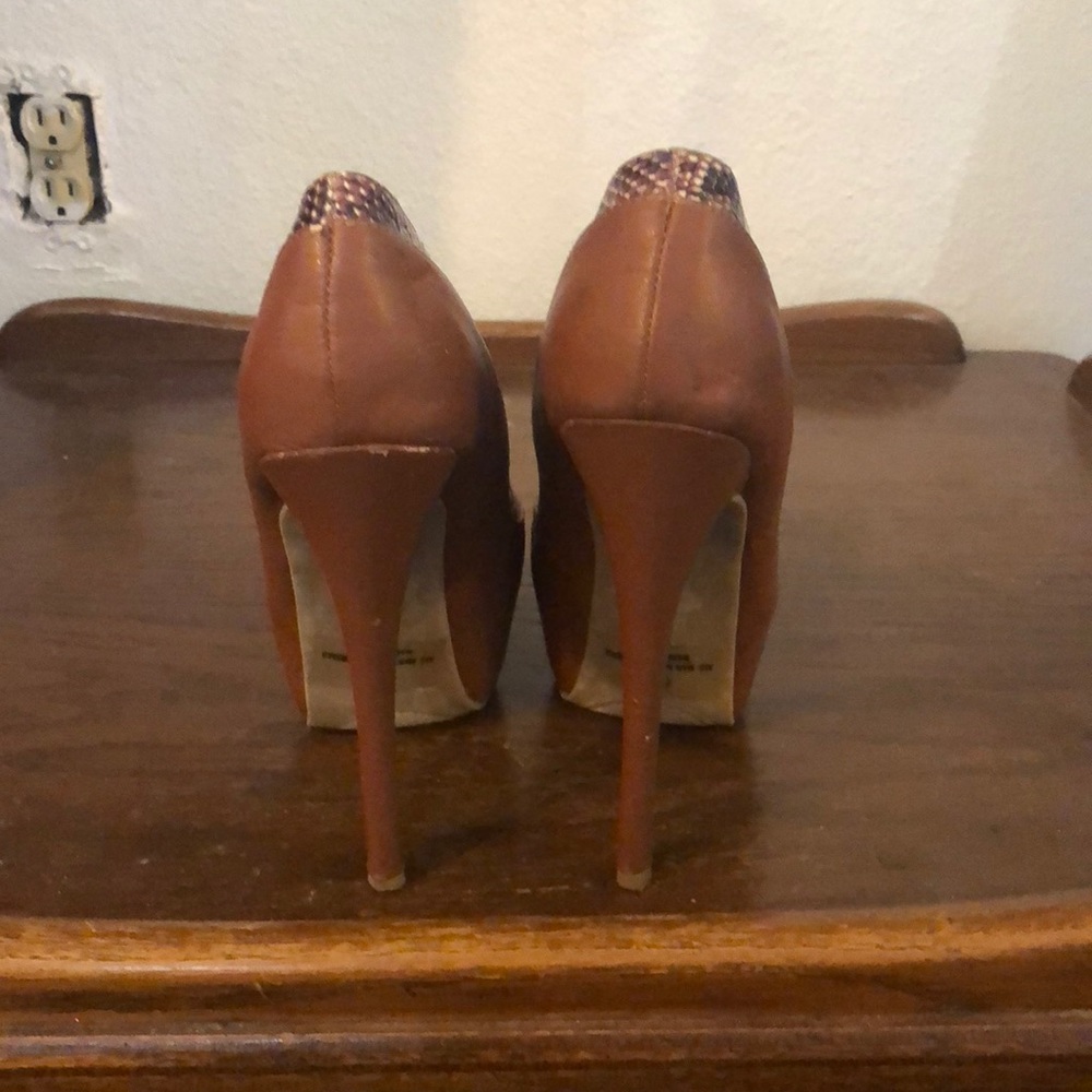 Heels - Picture 2 of 4
